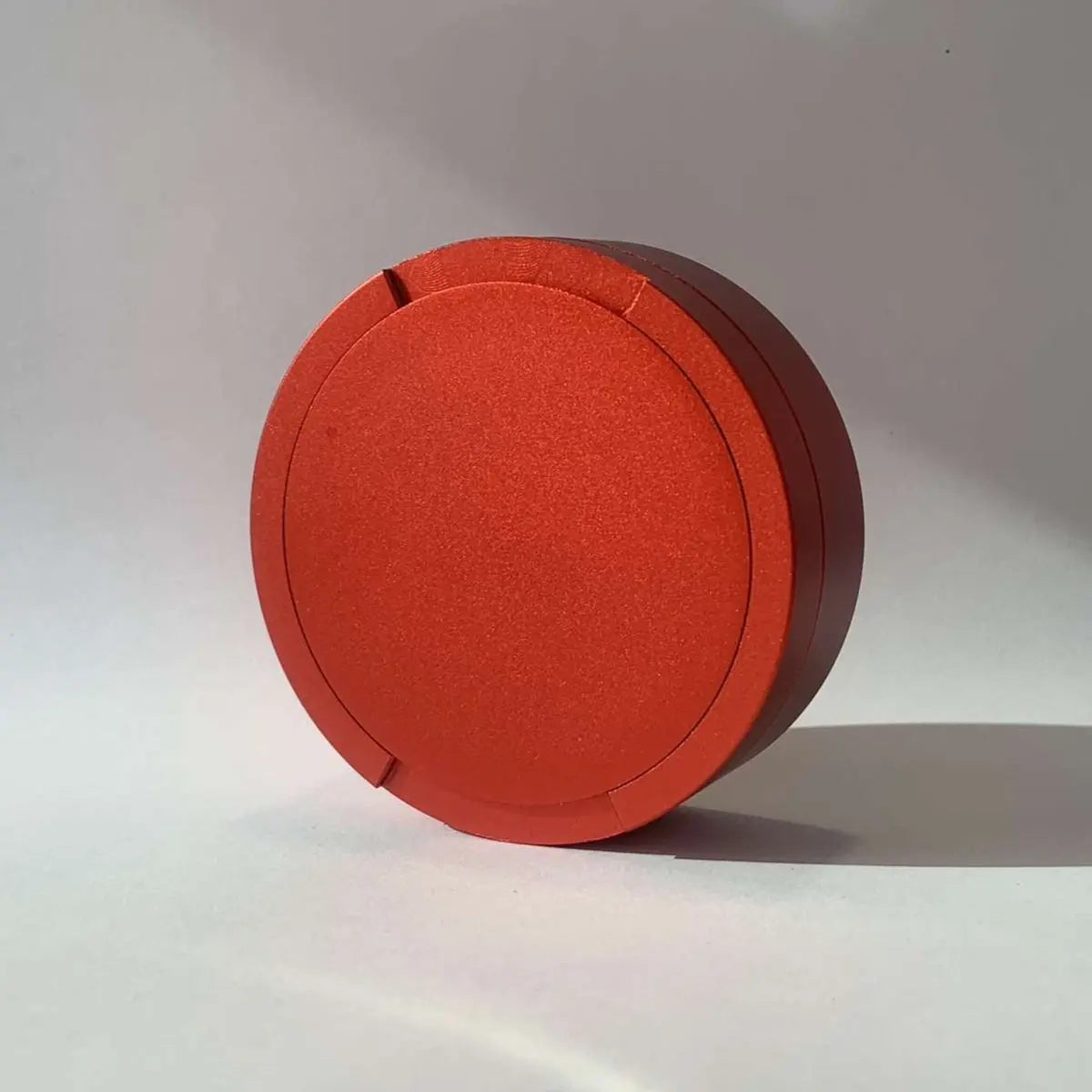 Original Pouchy in red — personalised aluminium nicotine pouch container
